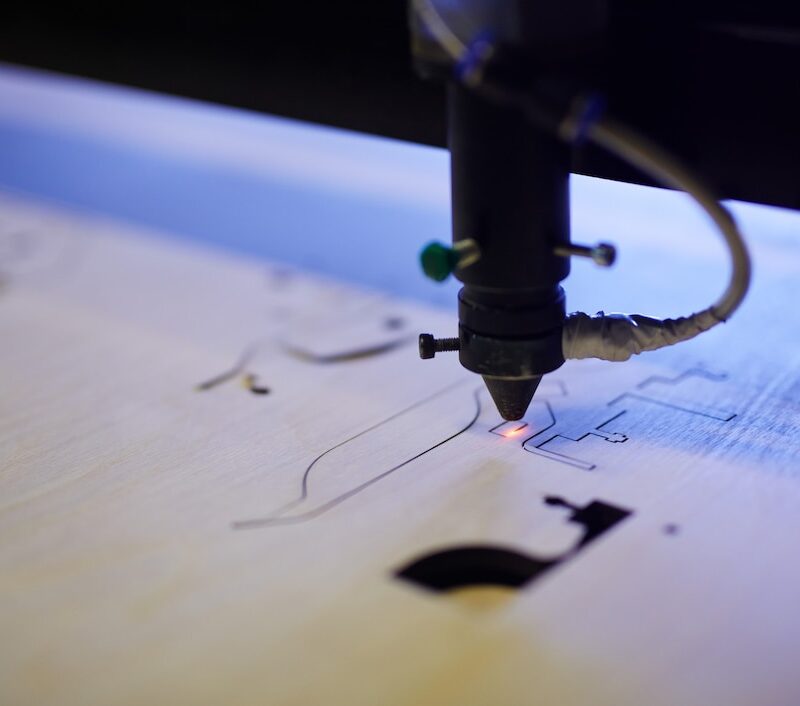 Grabado Láser en Madera, Cuero y Más